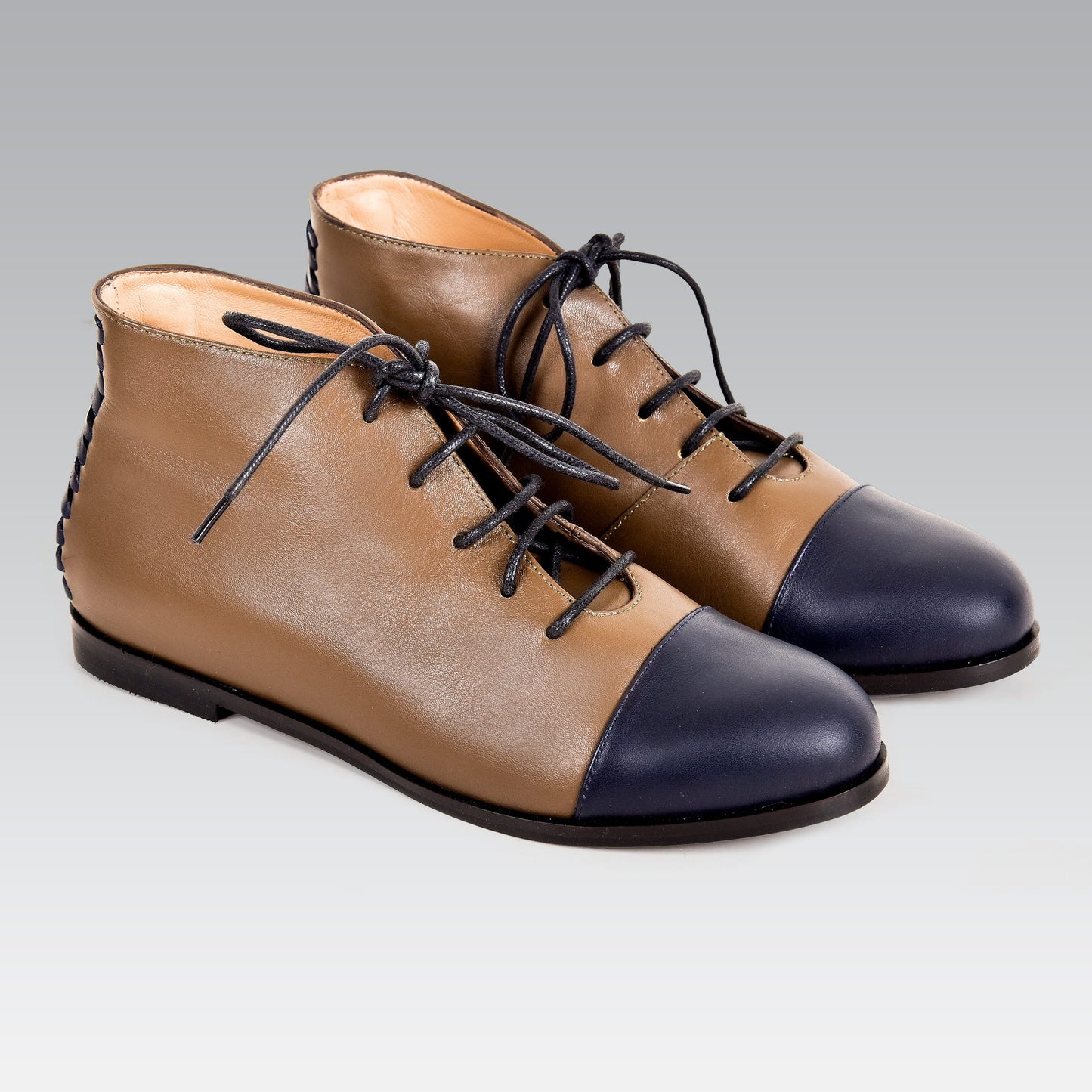 Dar Ankle Boot | Greige & Navy Calfskin Leather